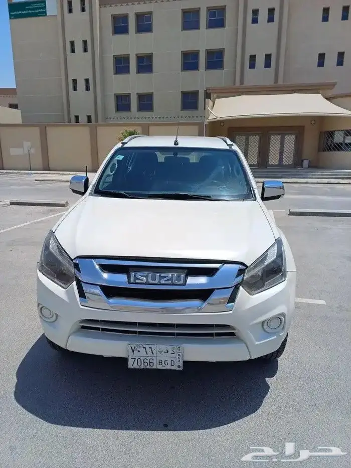 جيب ايسوزوا ديزل ام يو اكس موديل 2019 بدون دبل الحد 50 الف 17