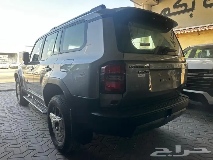 تويوتا برادو TXL3 رمادي 2025 22