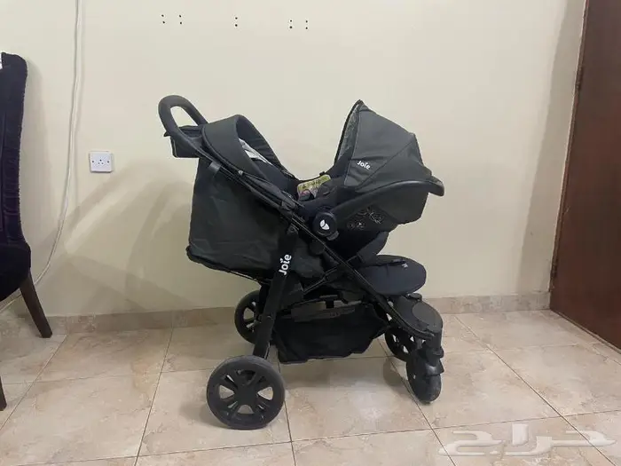 عربة اطفال مشاية بكامل اكسسواراتها 3