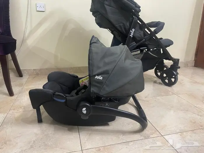 عربة اطفال مشاية بكامل اكسسواراتها 9