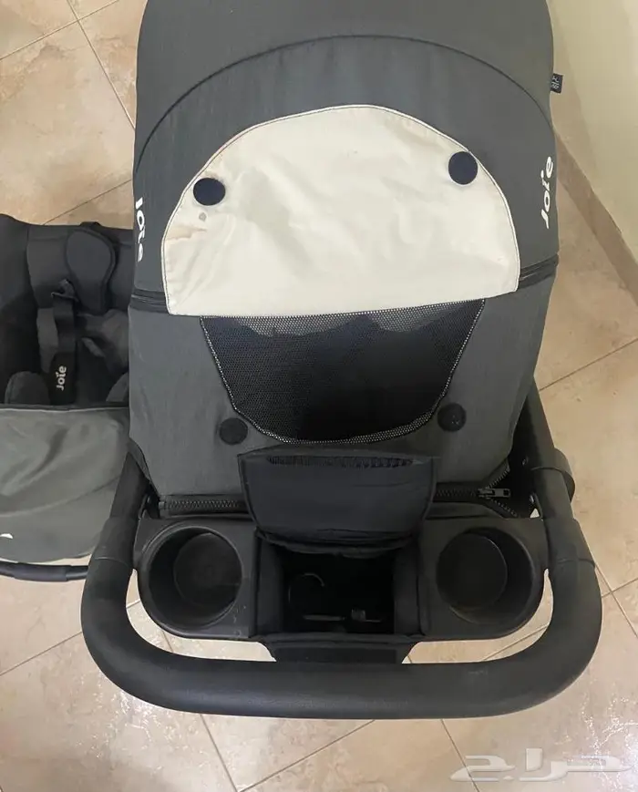 عربة اطفال مشاية بكامل اكسسواراتها 19