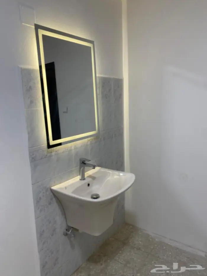 شقة للايجار حي شكر تم التاجير 3