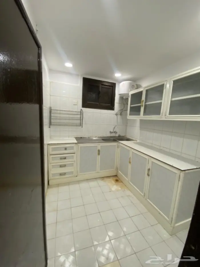 شقة للايجار حي شكر تم التاجير 1