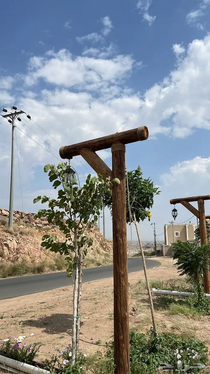 عمدان اناره خشبيه 0