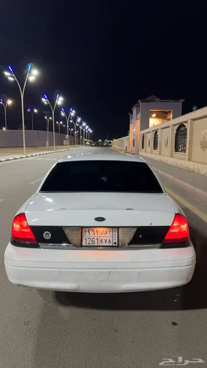 فورد فكتوريا بوليسي 2010 1
