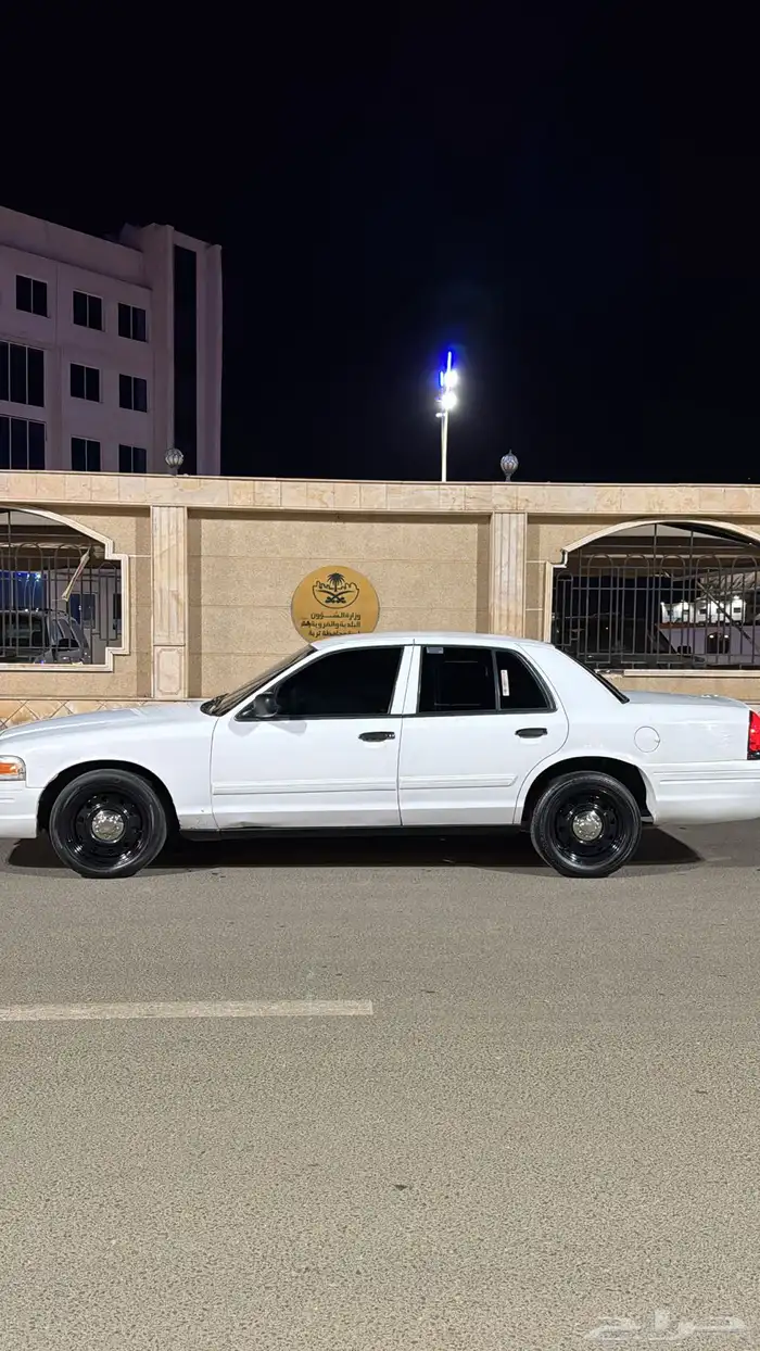فورد فكتوريا بوليسي 2010 0