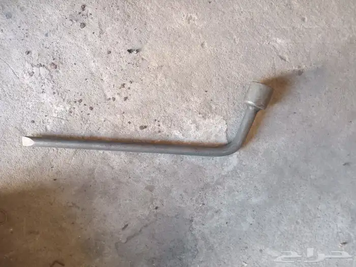 مفتاح جنط تويوتا اصلي ومفتاح صليب 0