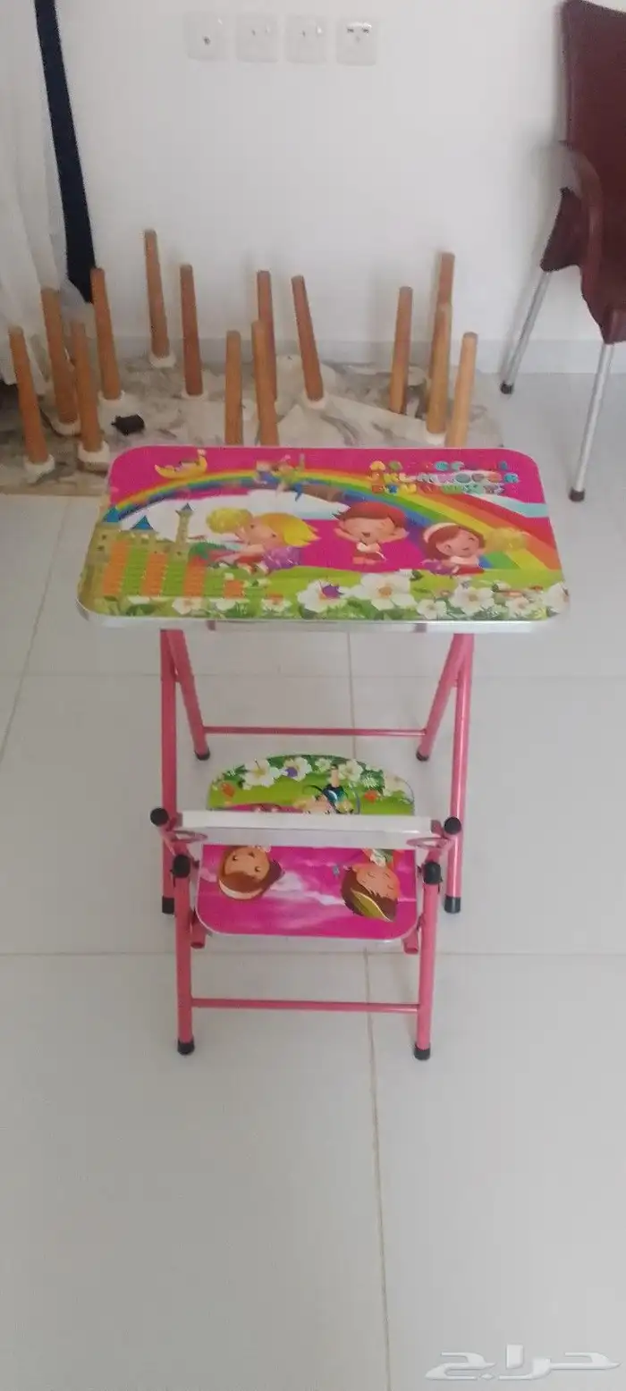 طاولة لون كما موضح بصورة نضيفة ب45 1