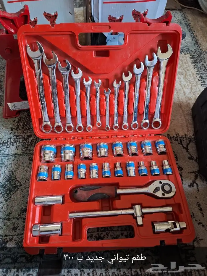 للبيع صندوق عدة منوعه 1