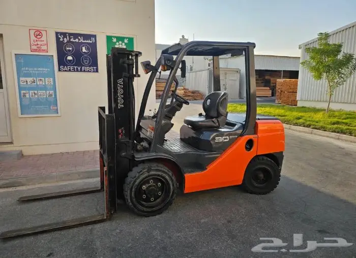 RENTAL Man lift forklift crane scissors-lift 0