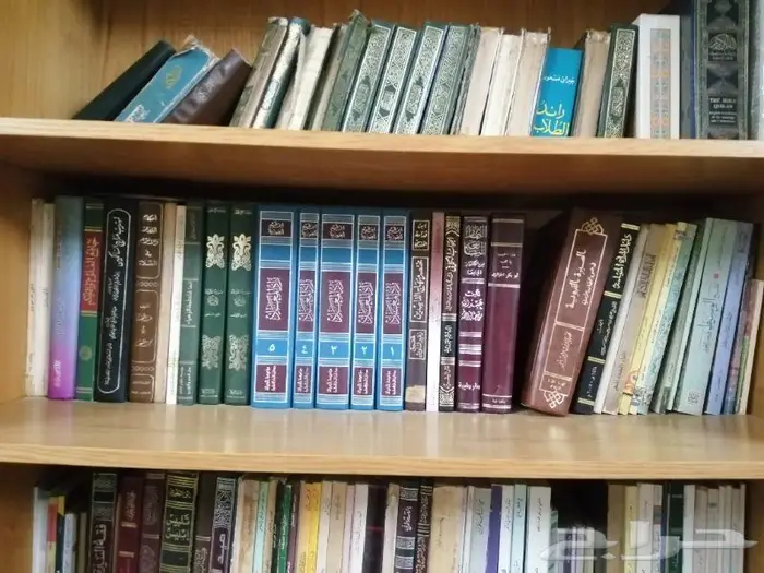 مكتبة فيها كتب قيمة لطلاب العلم و المثقفين 3