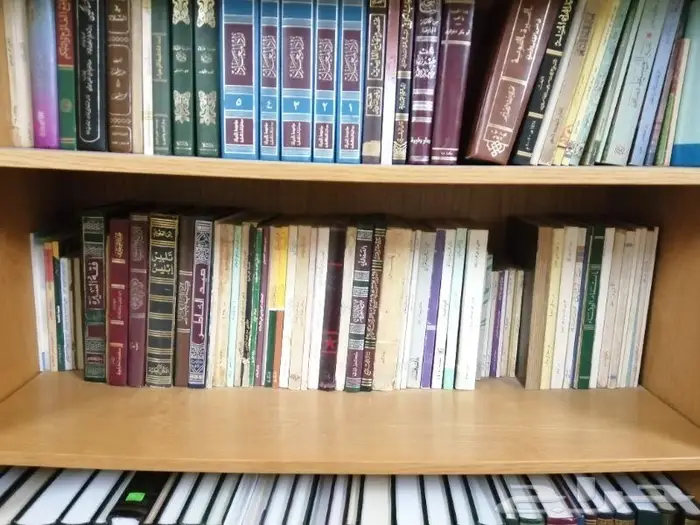 مكتبة فيها كتب قيمة لطلاب العلم و المثقفين 6