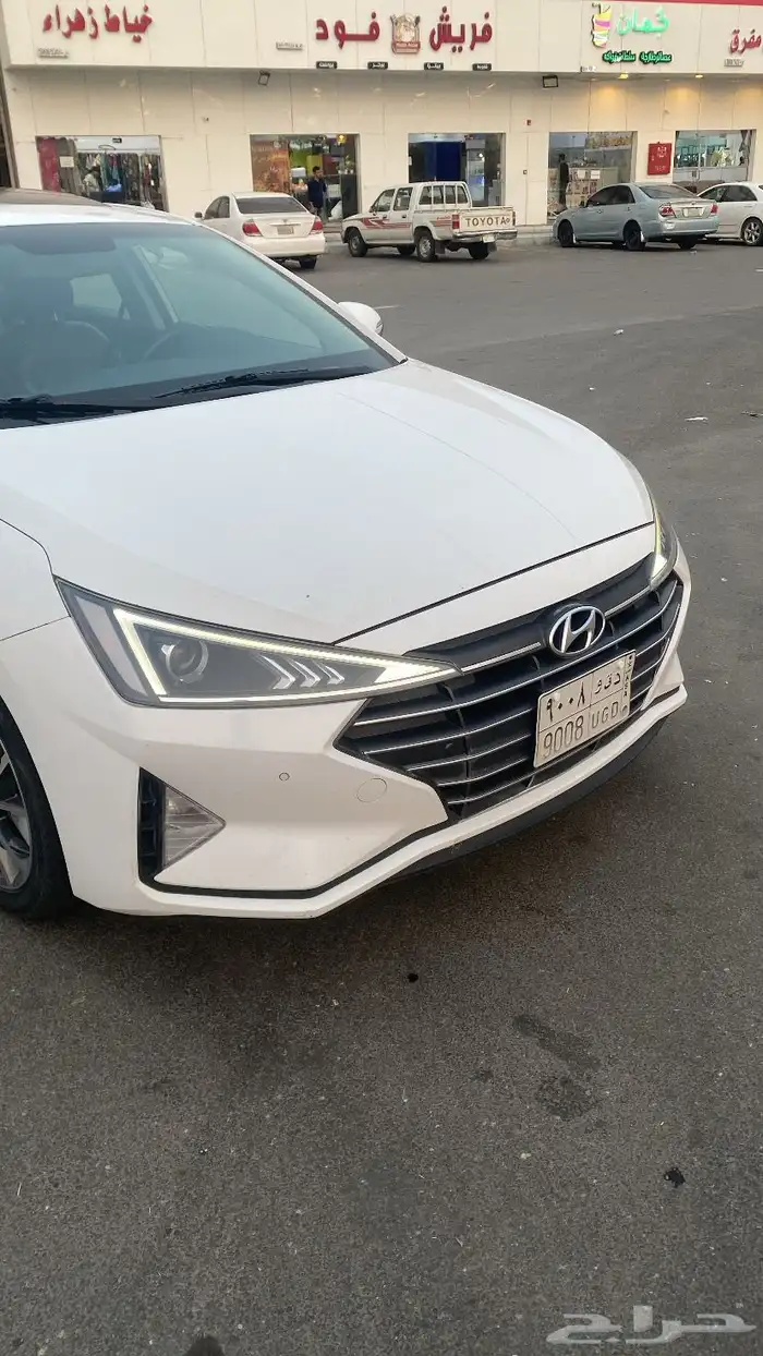 لنترا فتحه سقف بصمه جلد موصفات الفلا. 1