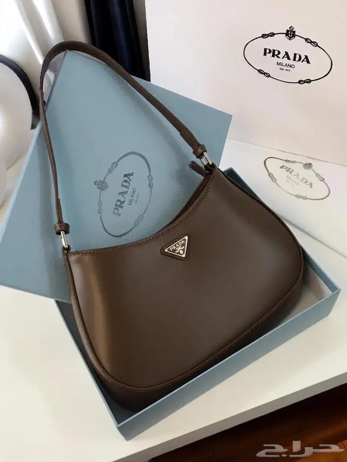 شنط ثلاث ماركات من فخامة شنطة برادا مع توري بورش سيلين PRADA 31