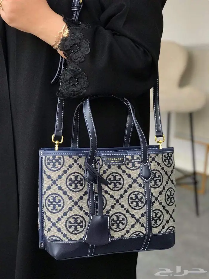 شنط ثلاث ماركات من فخامة شنطة برادا مع توري بورش سيلين PRADA 26