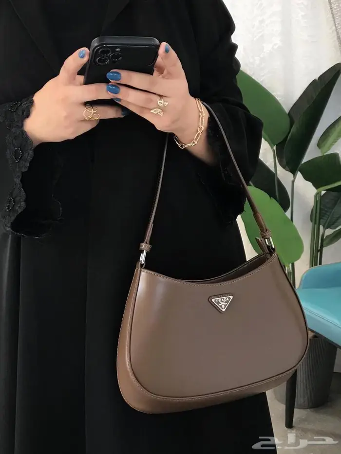 شنط ثلاث ماركات من فخامة شنطة برادا مع توري بورش سيلين PRADA 19