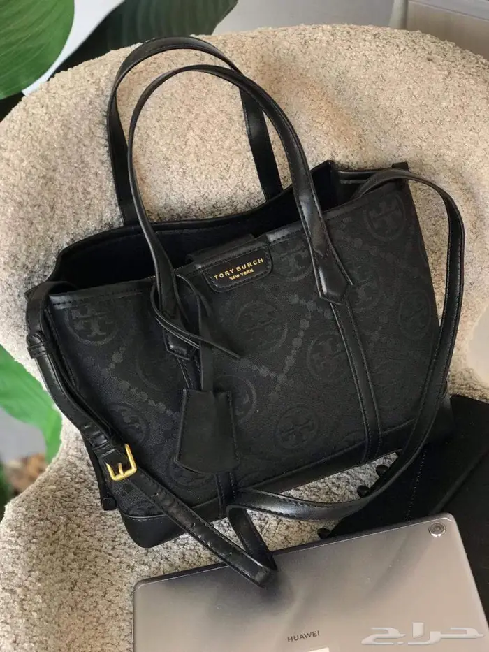 شنط ثلاث ماركات من فخامة شنطة برادا مع توري بورش سيلين PRADA 43