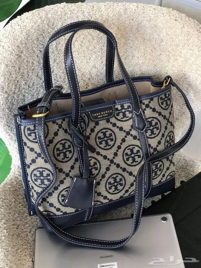 شنط ثلاث ماركات من فخامة شنطة برادا مع توري بورش سيلين PRADA 41