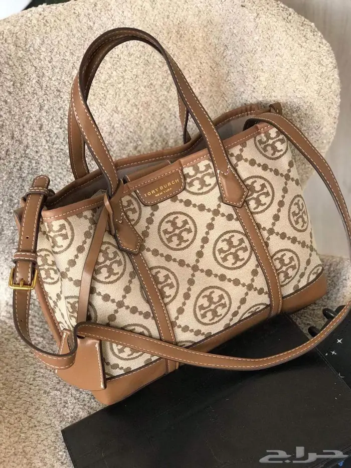 شنط ثلاث ماركات من فخامة شنطة برادا مع توري بورش سيلين PRADA 42