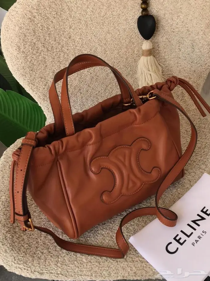 شنط ثلاث ماركات من فخامة شنطة برادا مع توري بورش سيلين PRADA 7