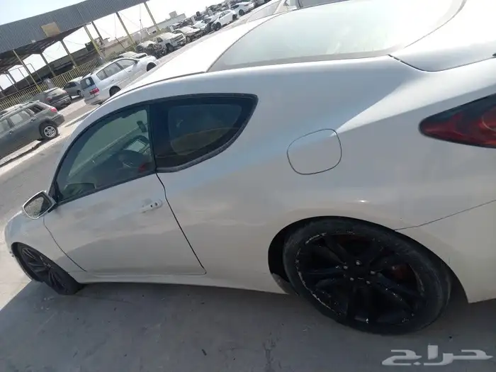 جنسيس كوبيه 2011 تشليح قطع غيار فقط 3