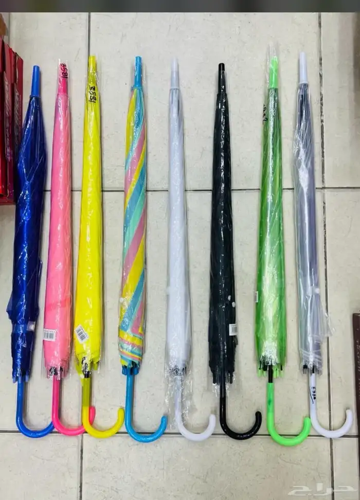 مظلات جمله وقطاعي معاطف المطر 18