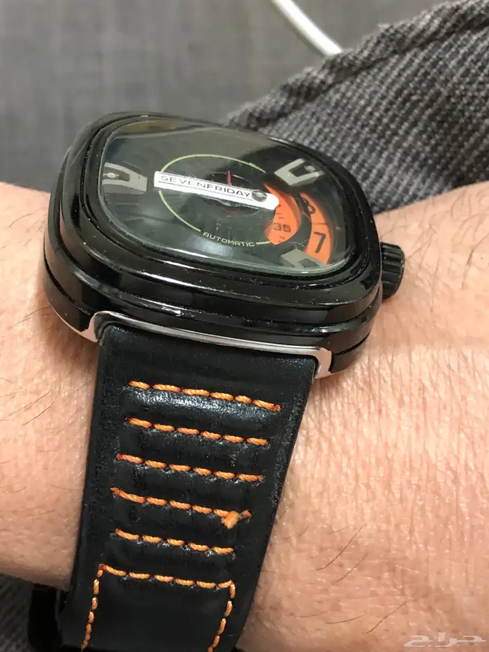 ساعة رجالية SEVENFRIDAY 5