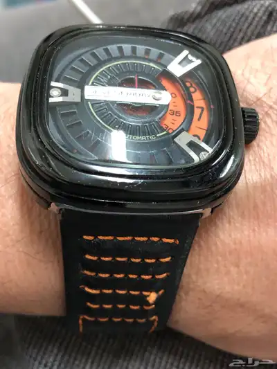 ساعة رجالية SEVENFRIDAY 6