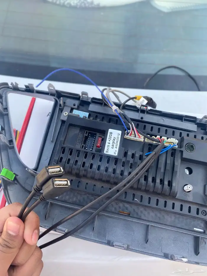 للبيع شاشه سياره 3