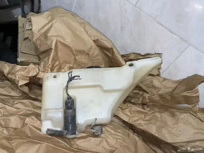 ريش مكيف وقطع كراون فكتوريا 2003_2012 عرض اليوم الوطني 2