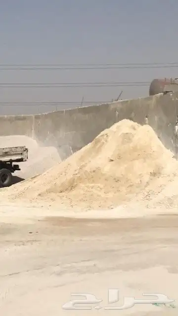 يتوفر لدينا رمل عادي رمل مساح و كنكري و اسمنت تأجير كرين 5