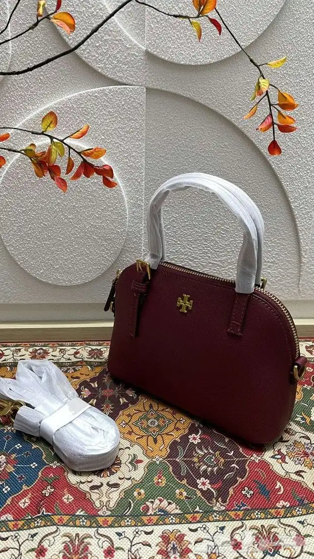 شنط ماركة درجة اولى 30