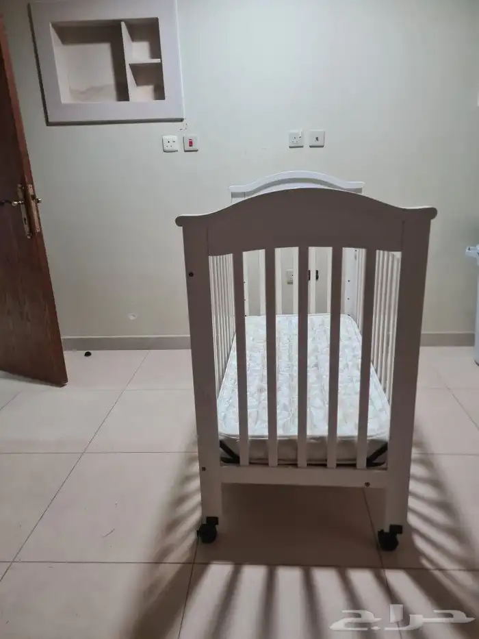 للبيع سرير اطفال مواليد 2