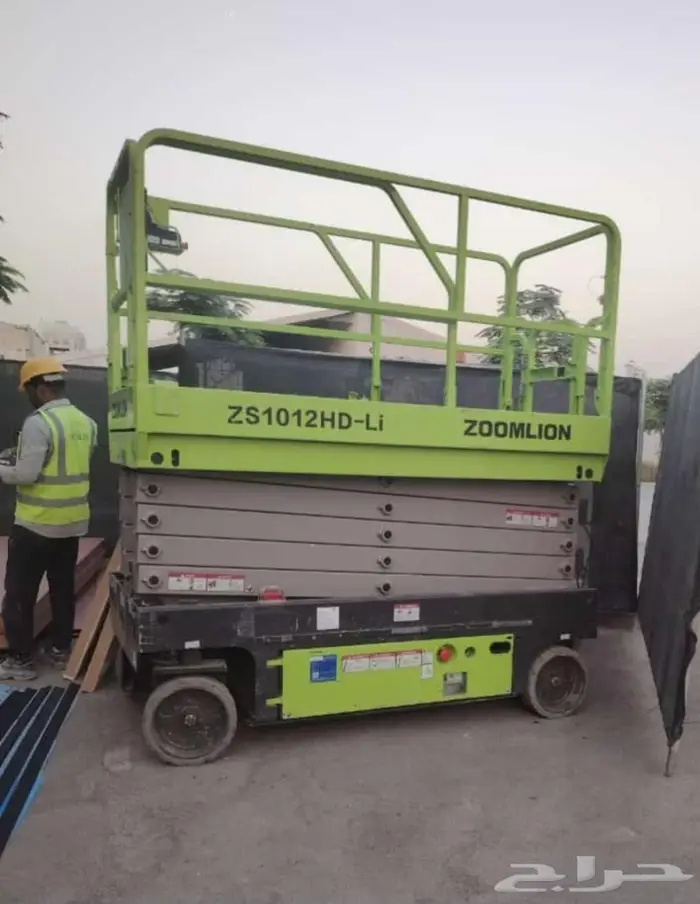 تأجير سيزر لفت- رافعه مقصيه- سقاله كهربائيه 3