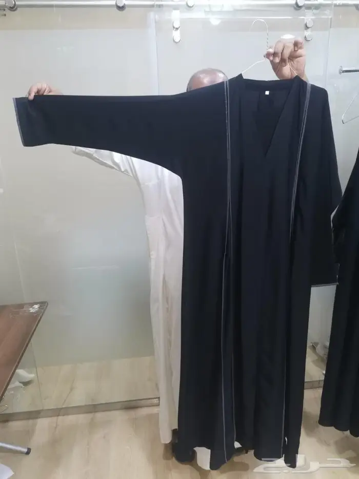 يوجدلدينا عبايات 50 درزن بأسعار منافسة 7
