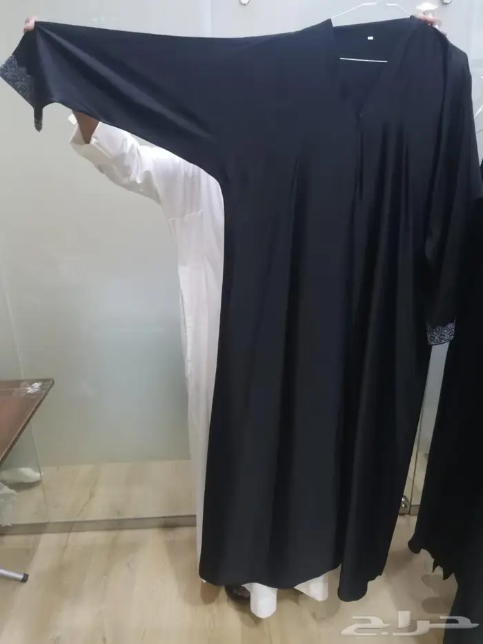 يوجدلدينا عبايات 50 درزن بأسعار منافسة 5