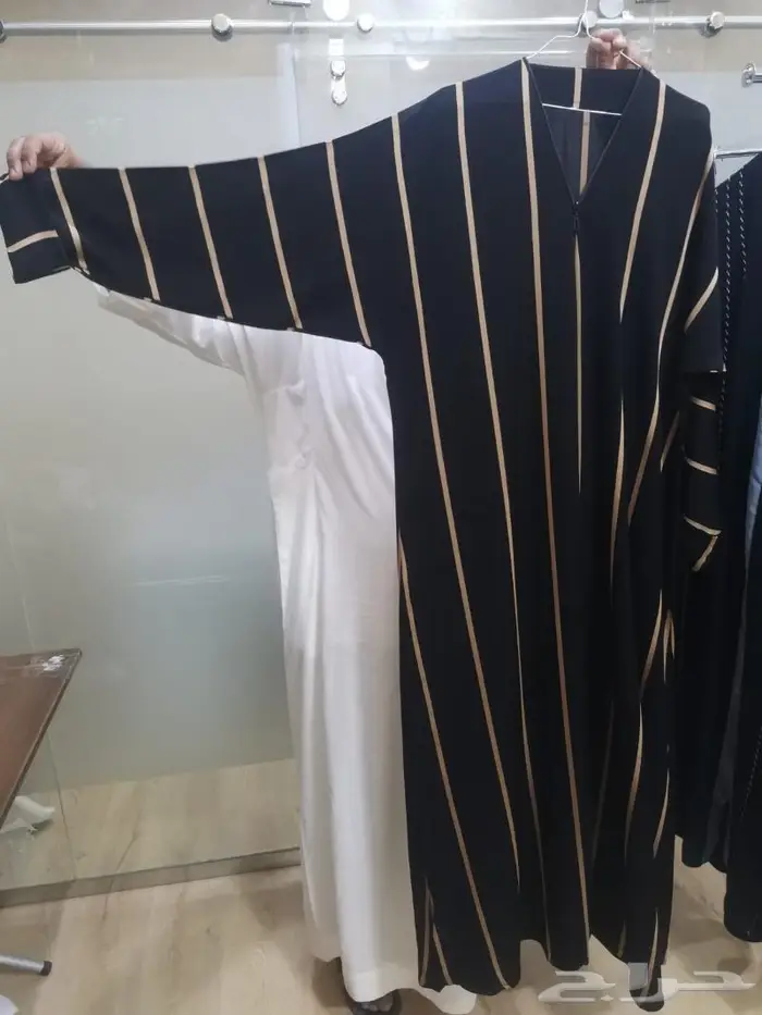يوجدلدينا عبايات 50 درزن بأسعار منافسة 11
