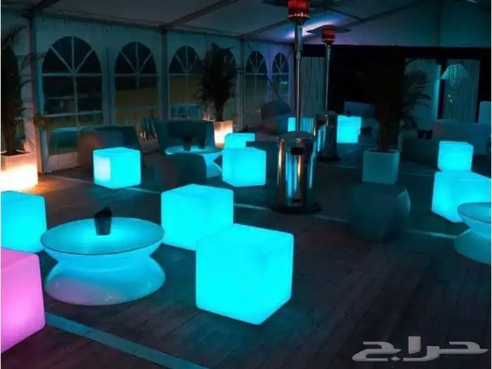 طاوله طاولات مضيئه كرسي 2