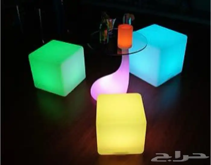 طاوله طاولات مضيئه كرسي 3