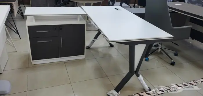 اثاث مكتبي كراسي مكاتب دواليب تأثيث مشاريع حكوميه 9