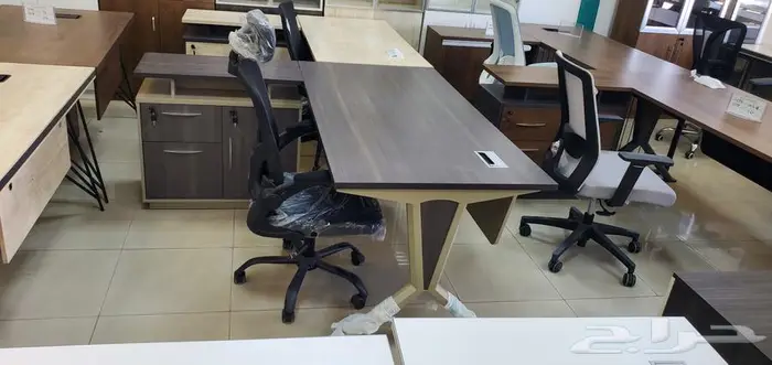 اثاث مكتبي كراسي مكاتب دواليب تأثيث مشاريع حكوميه 17