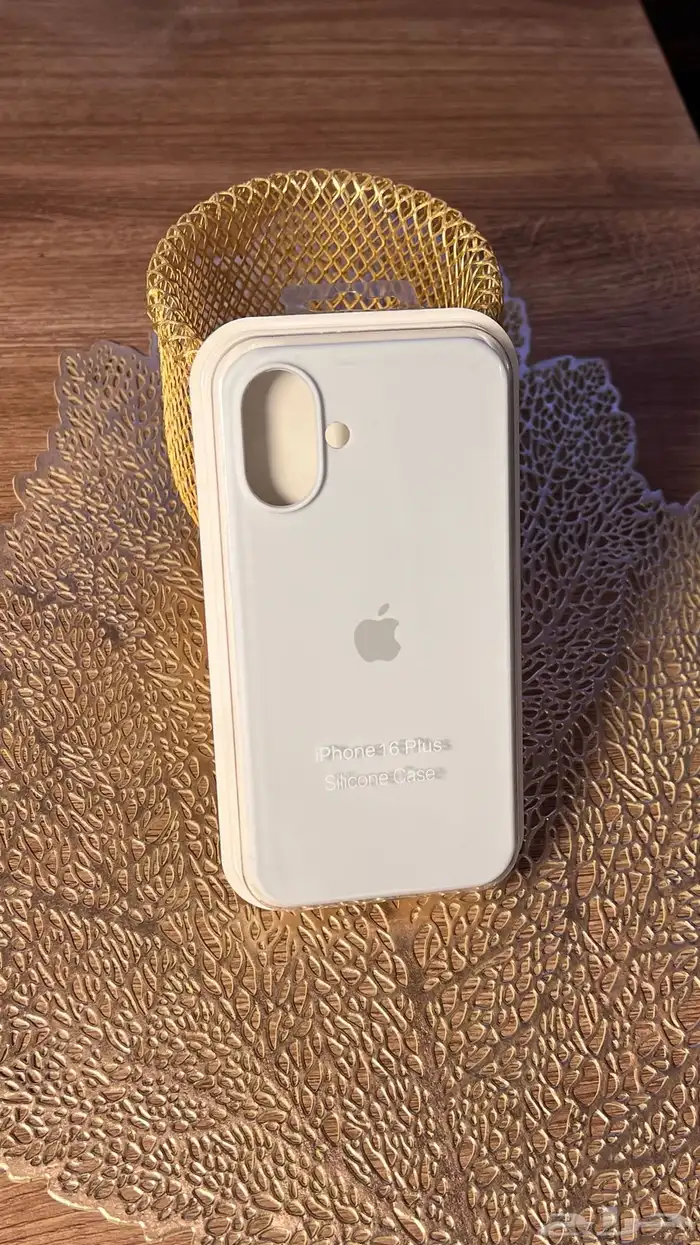 كفرات ايفون 16 سيلكون طبق الاصل مع شعار ابل 18