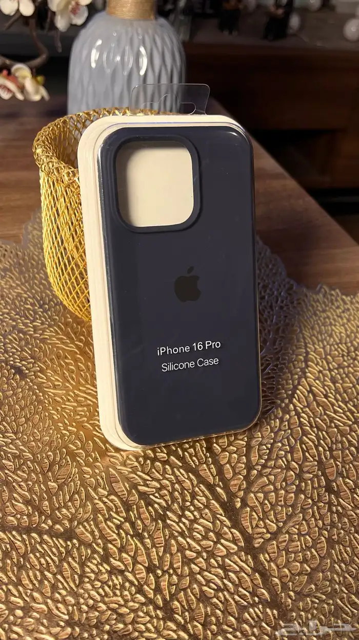 كفرات ايفون 16 سيلكون طبق الاصل مع شعار ابل 7