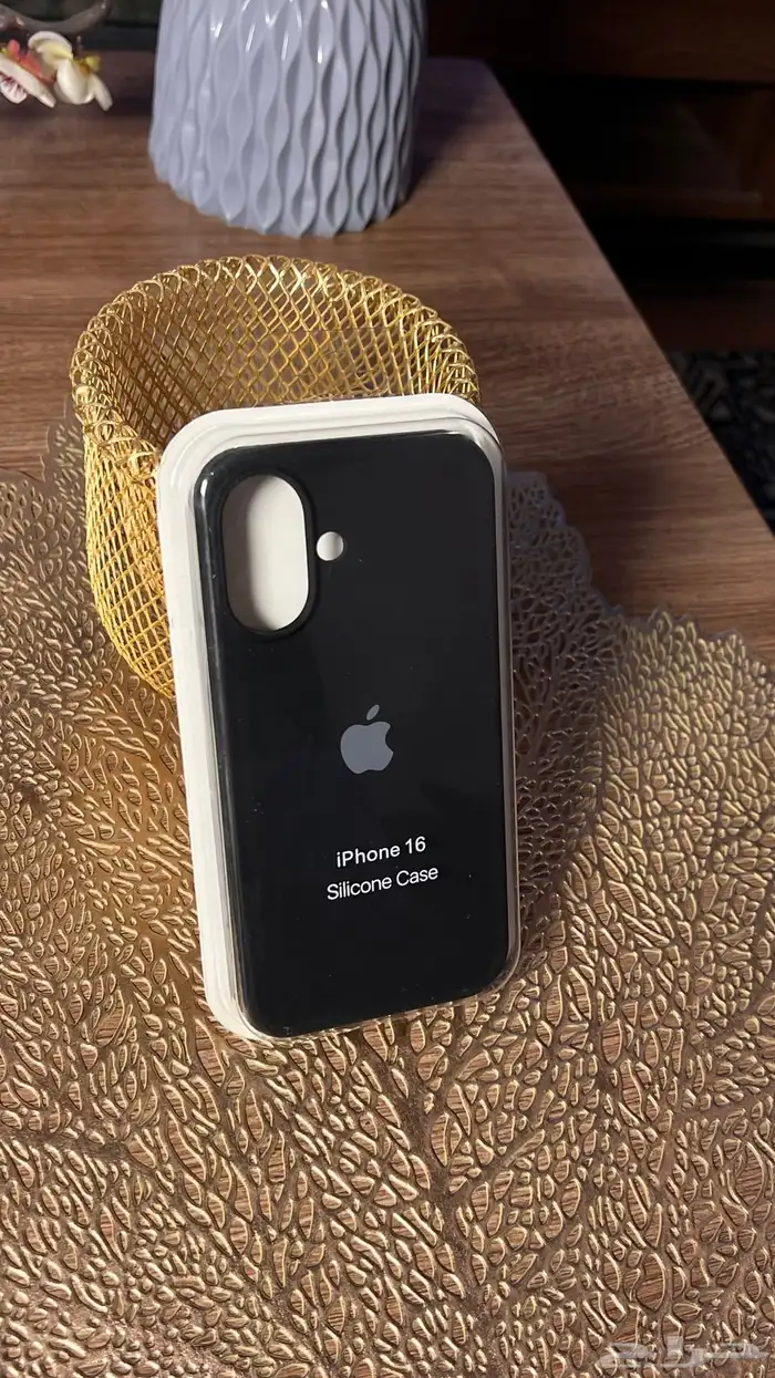 كفرات ايفون 16 سيلكون طبق الاصل مع شعار ابل 14