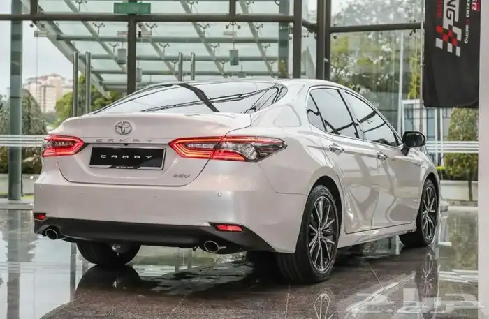 جنوط كامري هايبرد 2023 مقاس 18 اصلي وكالة 10