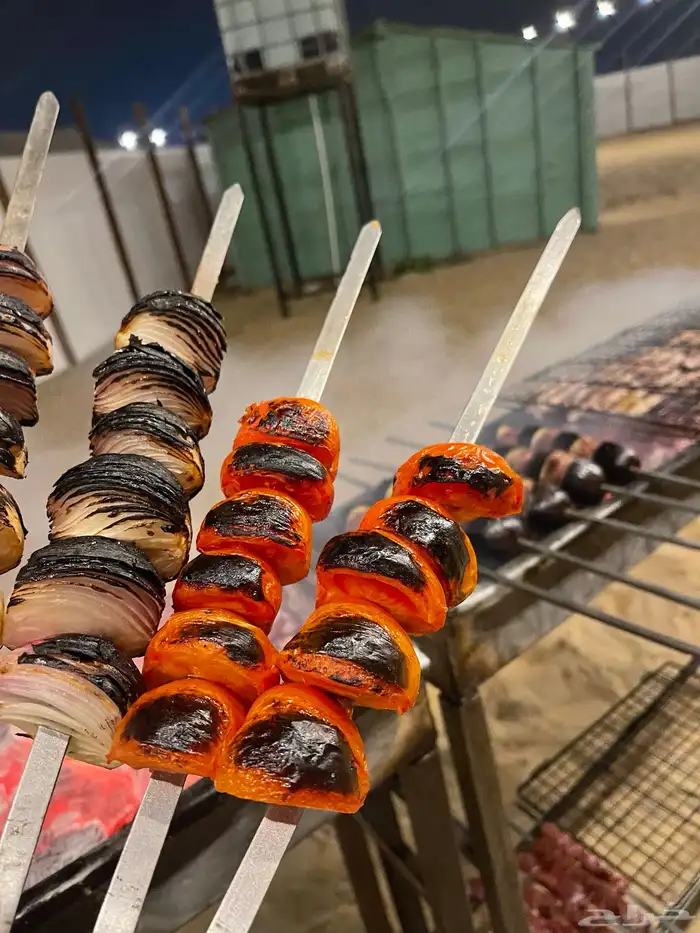 معلم مشويات خارجيه ودوار السعاده مشاوي كباب 12