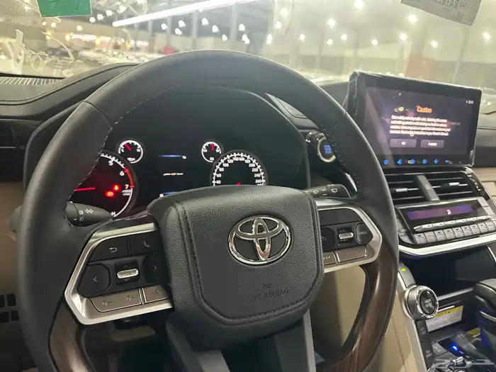 جي اكس ار GXR بنزين L4 اسود موديل 2024 14