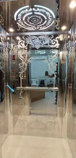 elevator train est Makkah 1
