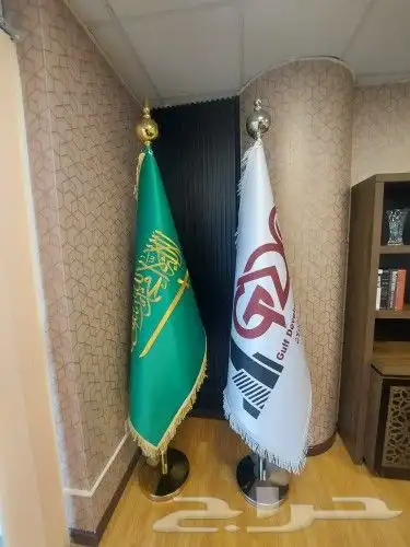 أعلام ريشه . أعلام مكتبيه. اعلام خارج البنايات 5