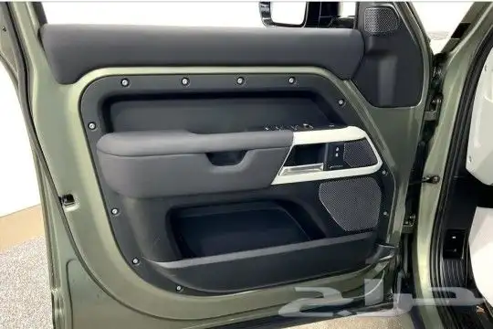 لاند روفر ديفيندر Land Rover Defender One Owner موديل 2022 18